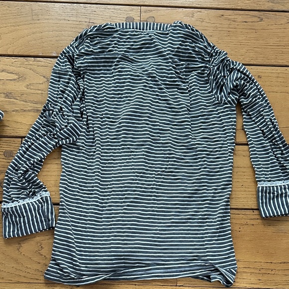 Women's striped pajamas - Picture 6 of 7